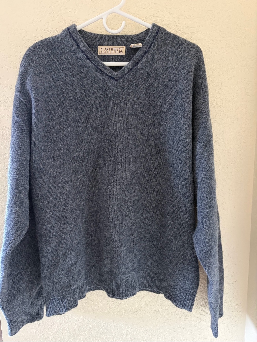 Vintage 100% wool Blue Men’s sweater size large